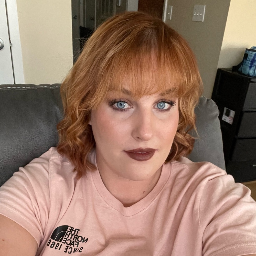 Meet your Posher, Courtney